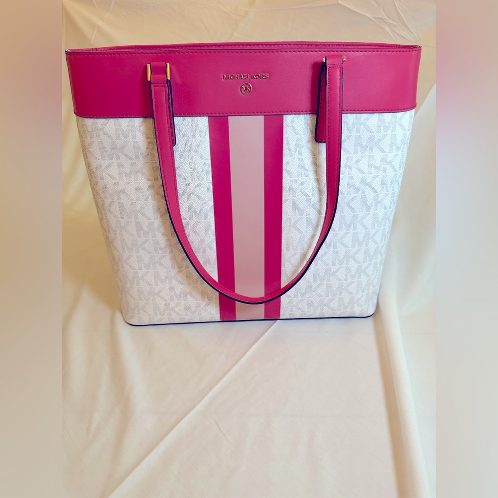 Michael Kors tote new no tags